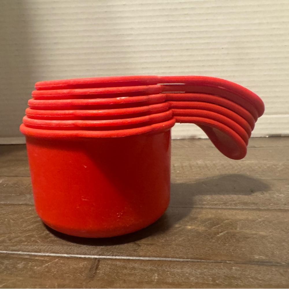 Tupperware Measuring Cup Set
